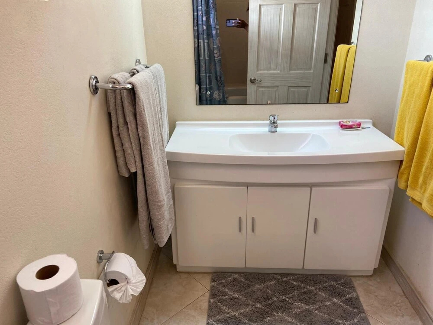 Inviting 2-bed Apartment West Coast Private