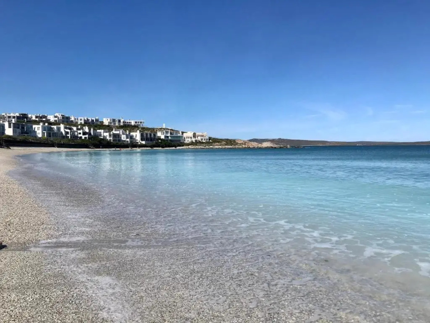 PERFECT 10 - 7 to 13 Sleeper Luxury Holiday Home Breakage Deposit of R2500 for 10 to 13 persons per weekend