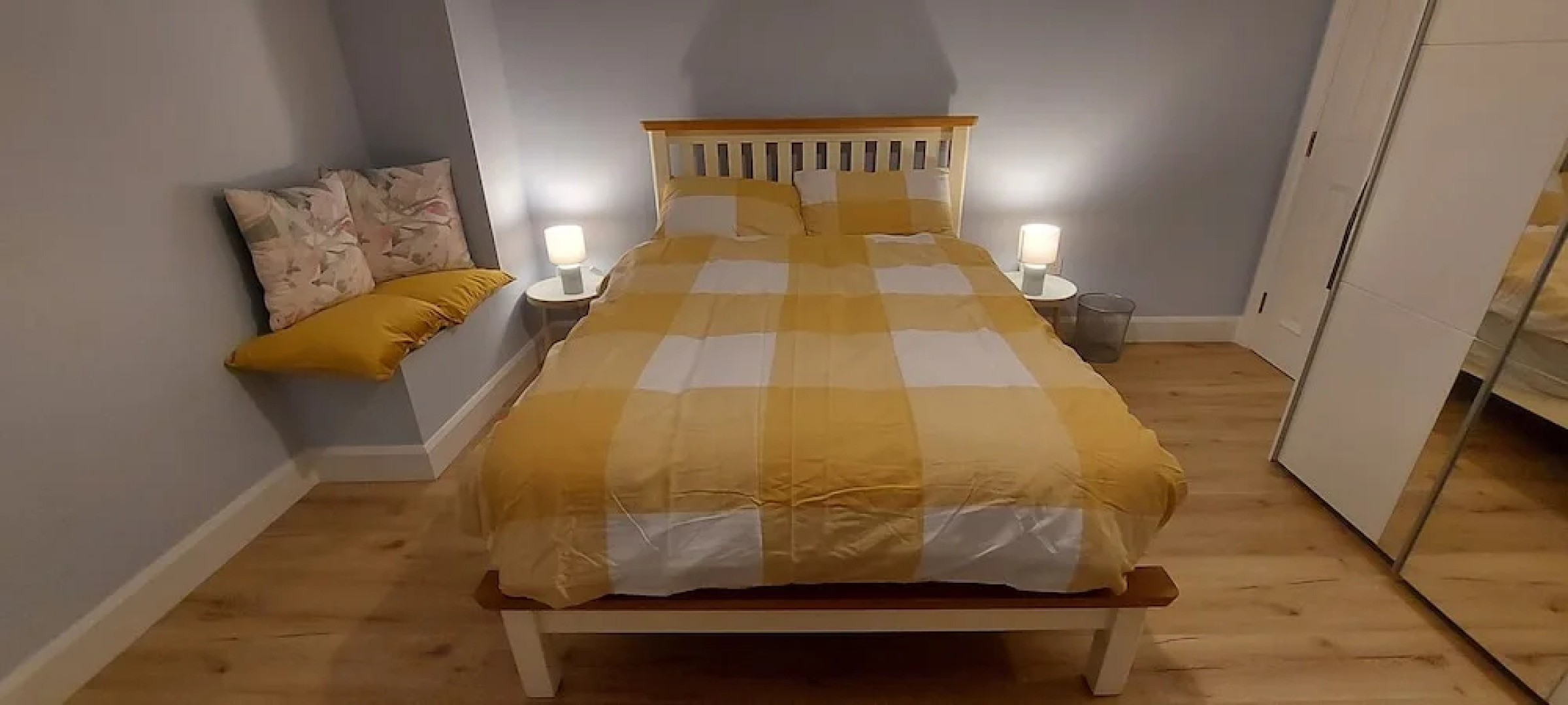 Bantry - House - Sleeps 6 - Sea Views - Parking