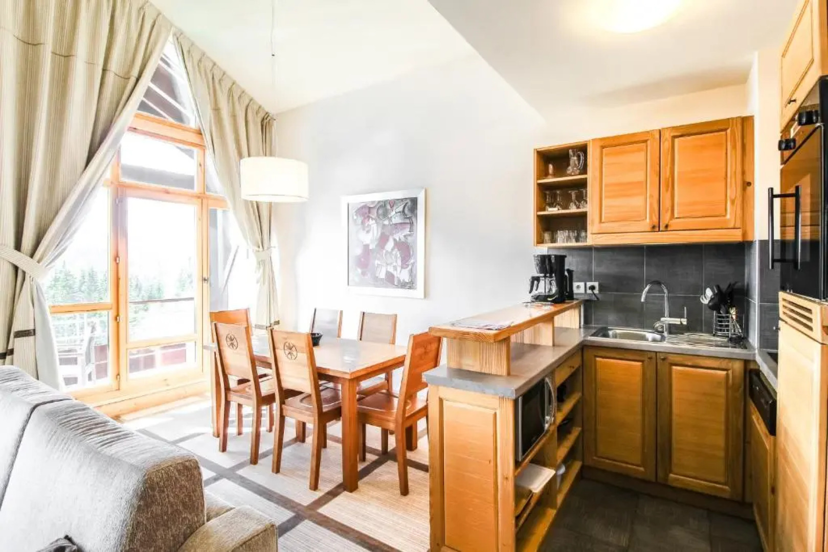 Private penthouse 2-bed Apartment, ski in and out in 5* Flaine Residence