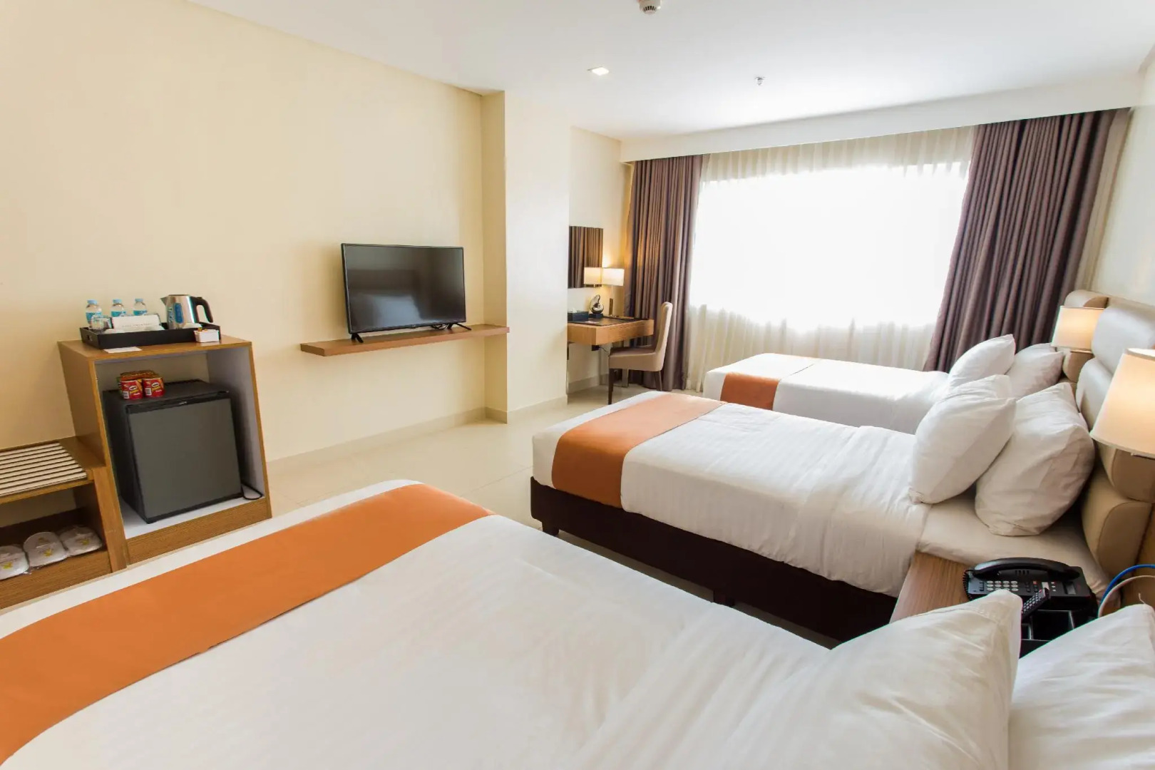 Royce Hotel & Casino