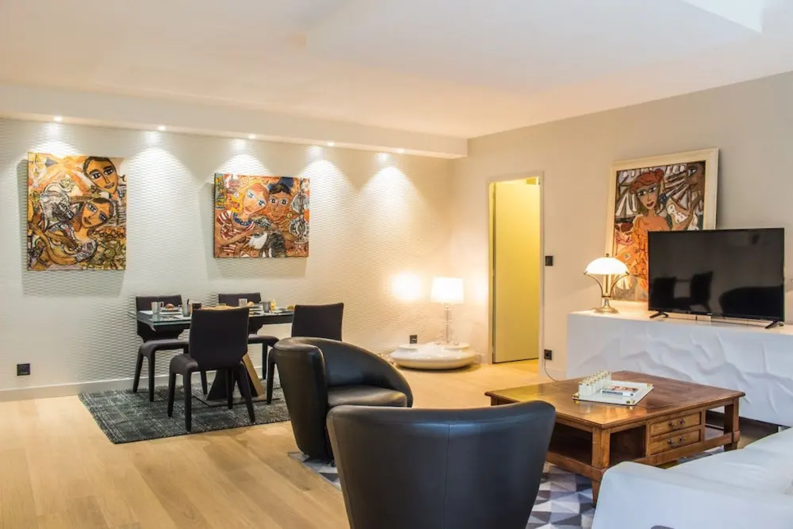 Spacious Apartment With Balcony / Terrace Crossing in Green Surroundings