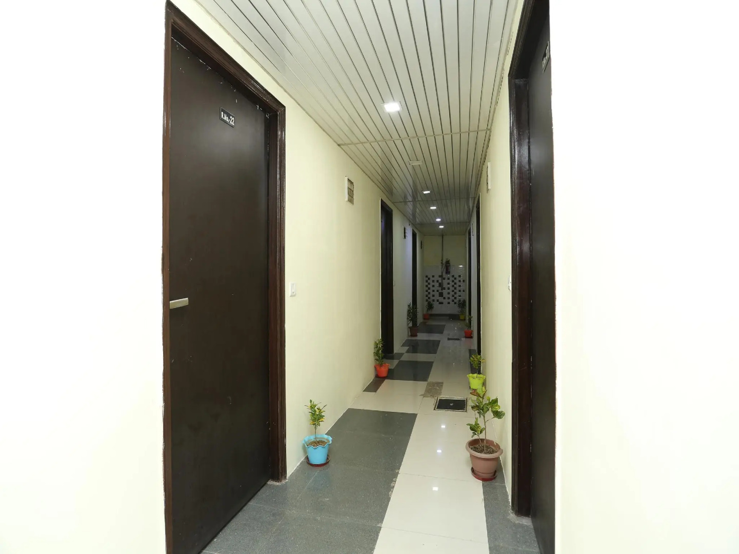 OYO 18530 Comfort Inn