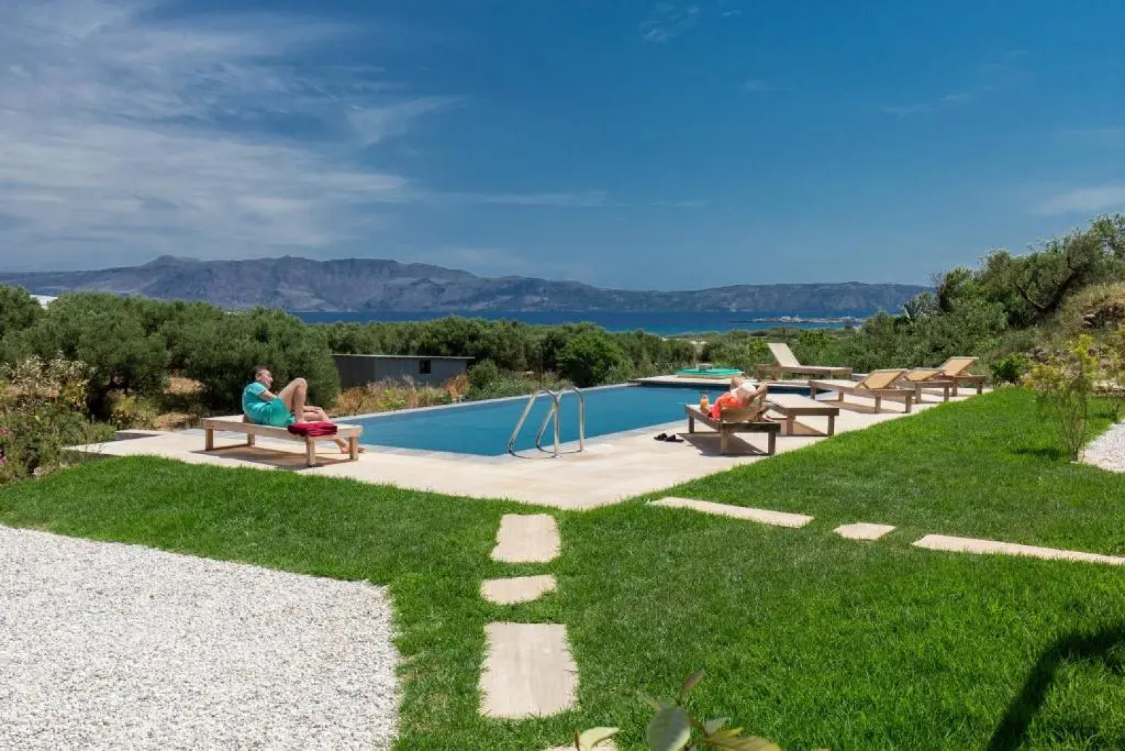 Agarathos Traditional Rooms With Pool