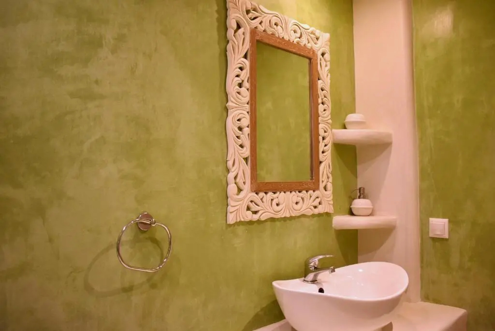 Tzamaros Studios Kythnos