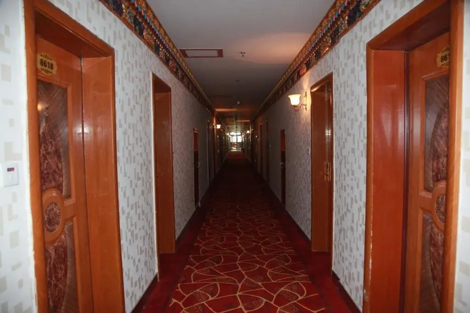 Tibet Shannan Yulong Holiday Hotel