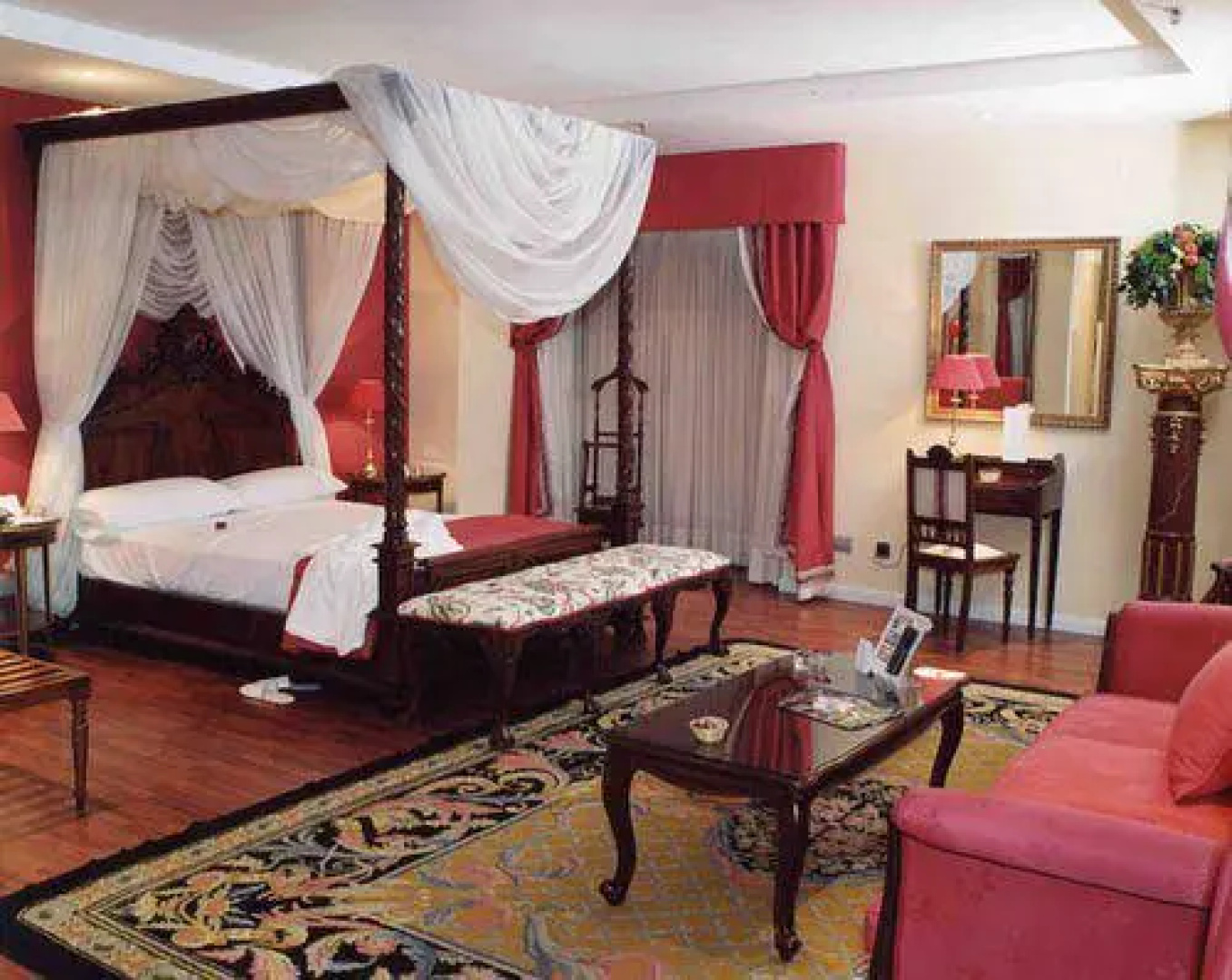 Foxa M30 Suites & Resort