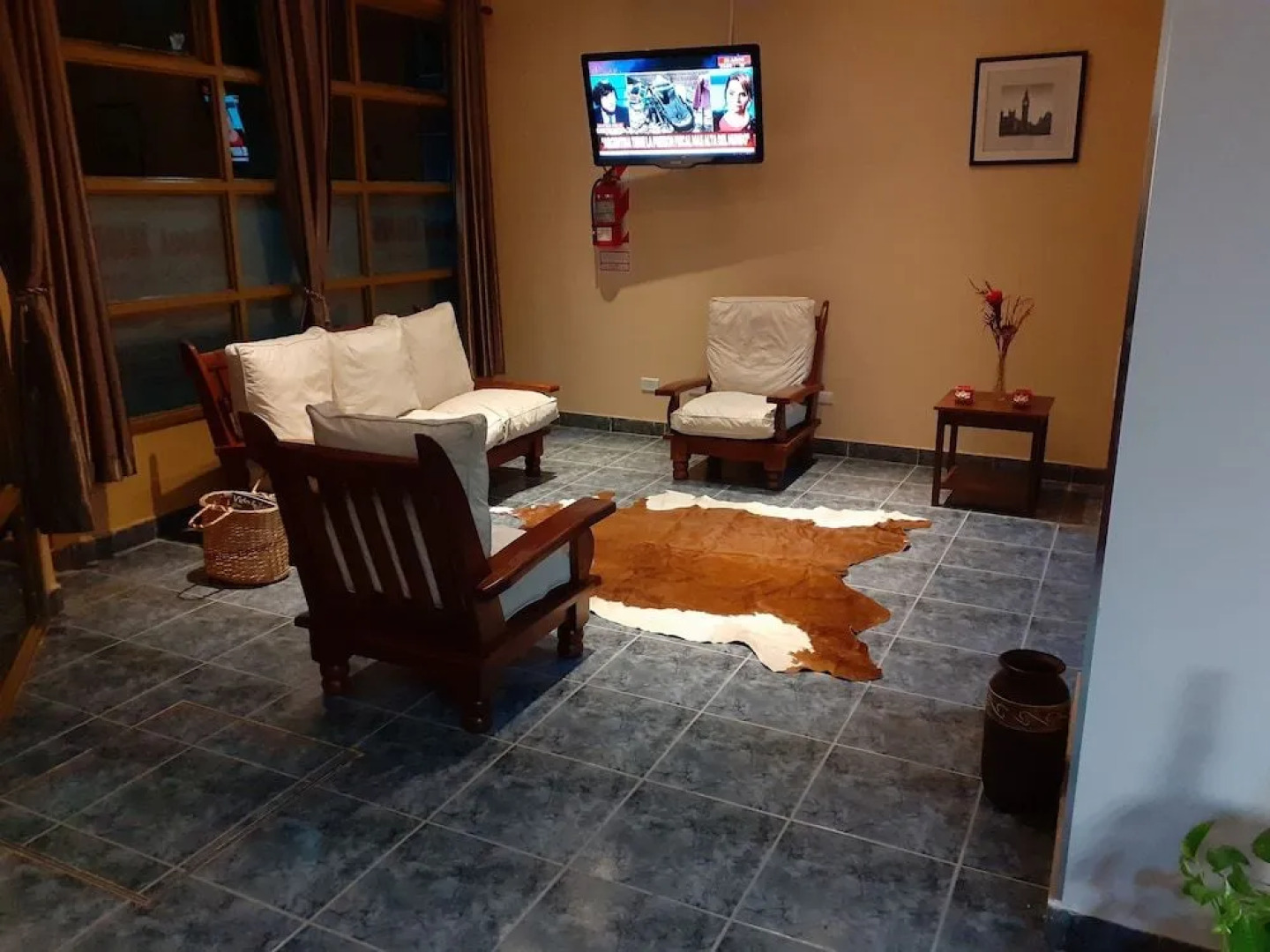 hotel homs los dos hermanos