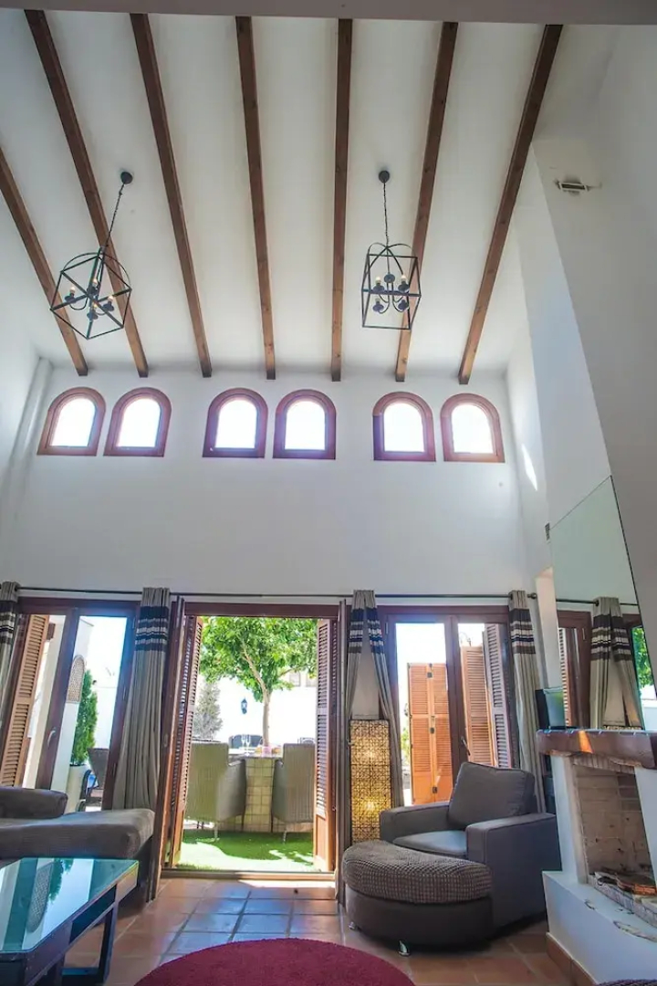 Luxurious Villa in Baños y Mendigo, Spain - Perfect for Families and Groups
