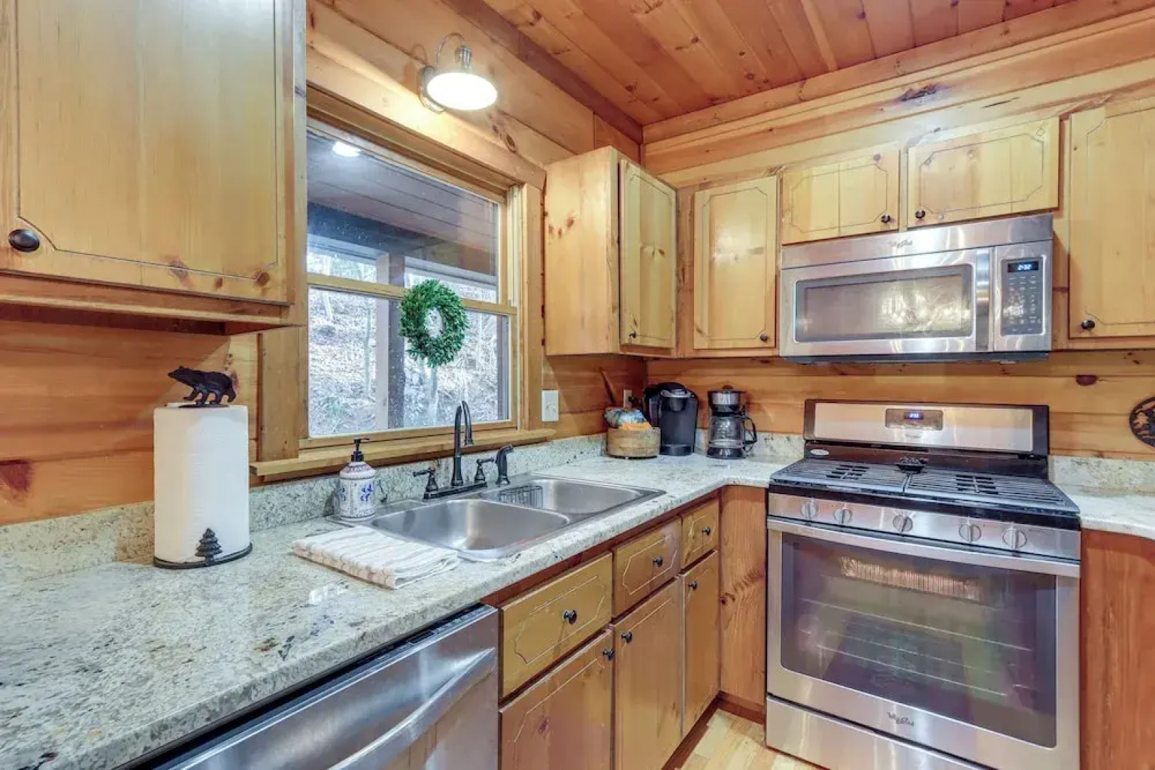 Secluded Cherry Log Cabin w/ Hot Tub + Swings!