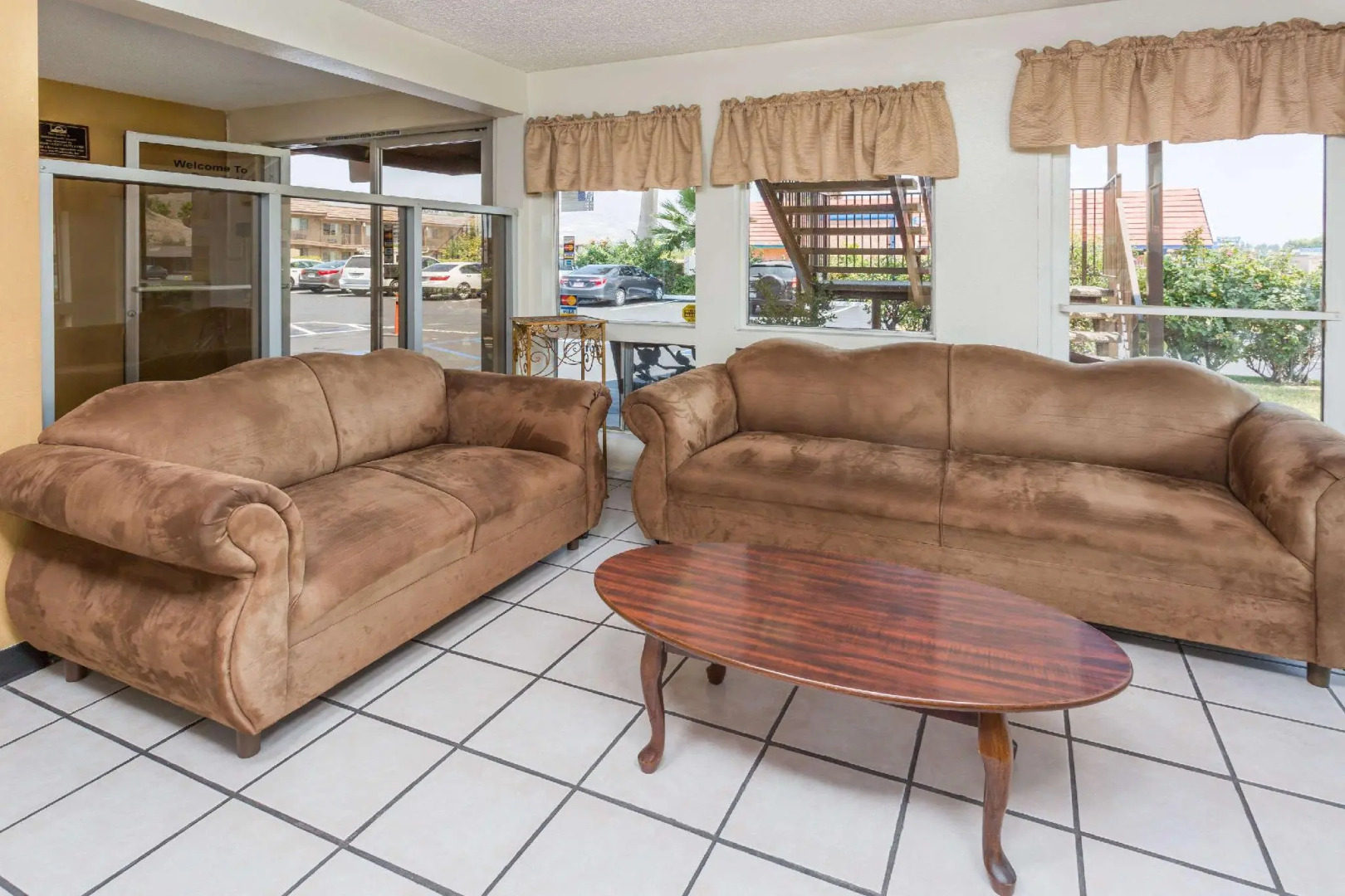 Days Inn - San Bernardino Riverside