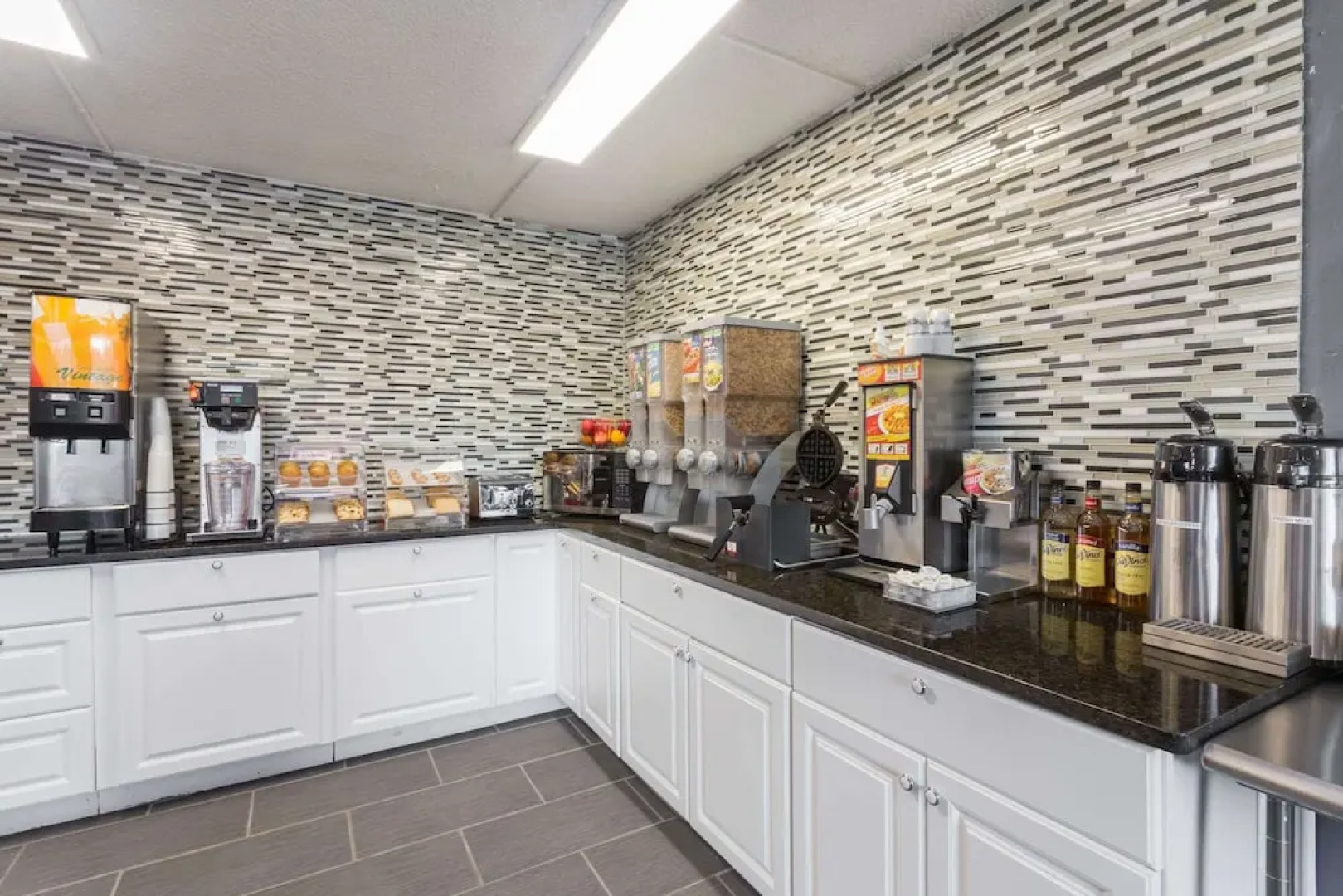 Travelodge Savannah Area/Richmond Hill