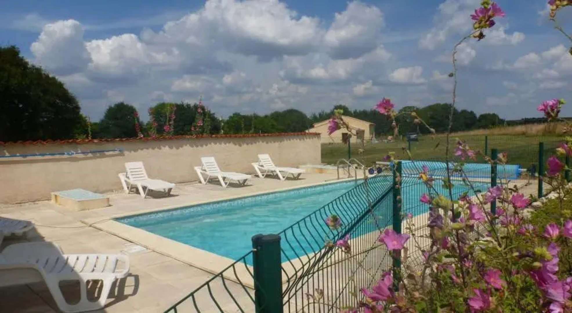 Hirondelle Holiday Home