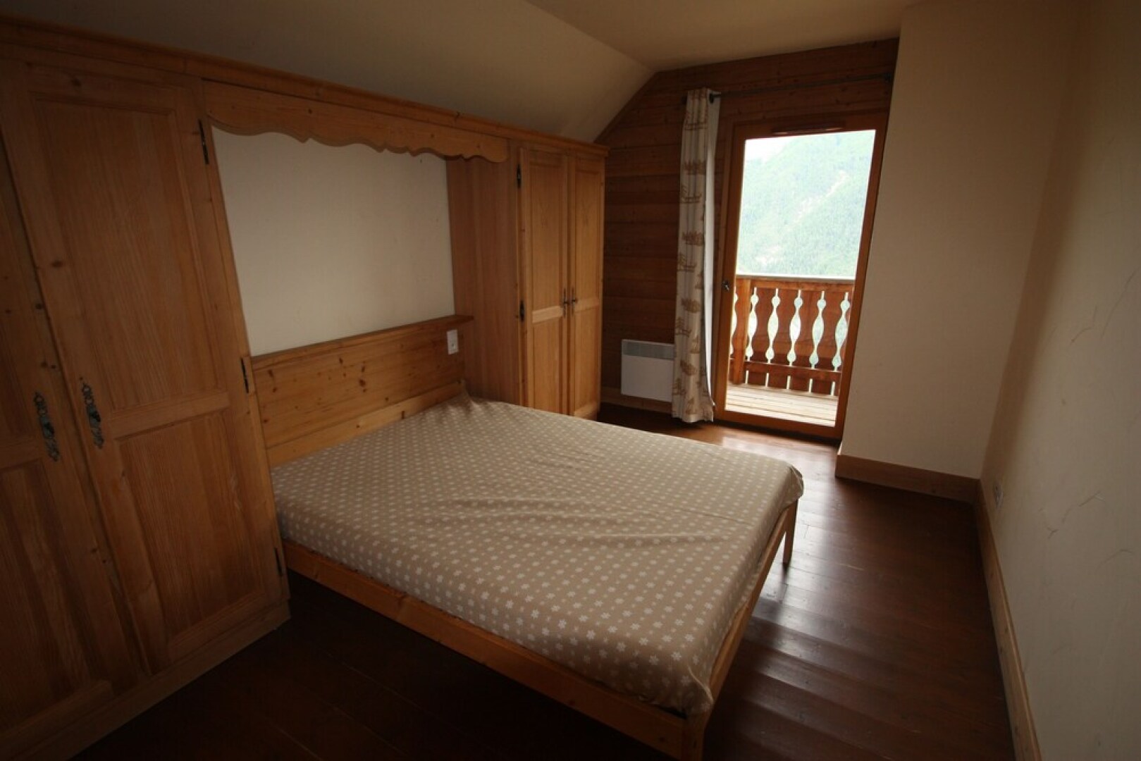 Beautiful Chalet on the Edge of the Center of Pra Loup