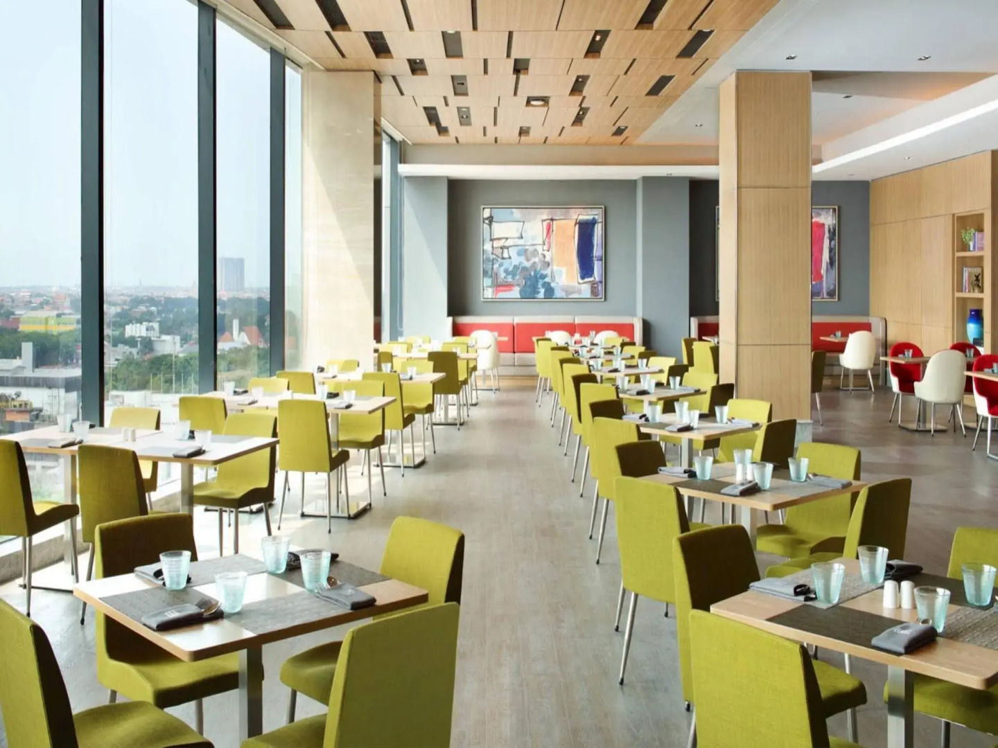 Four Points by Sheraton Surabaya, Tunjungan Plaza