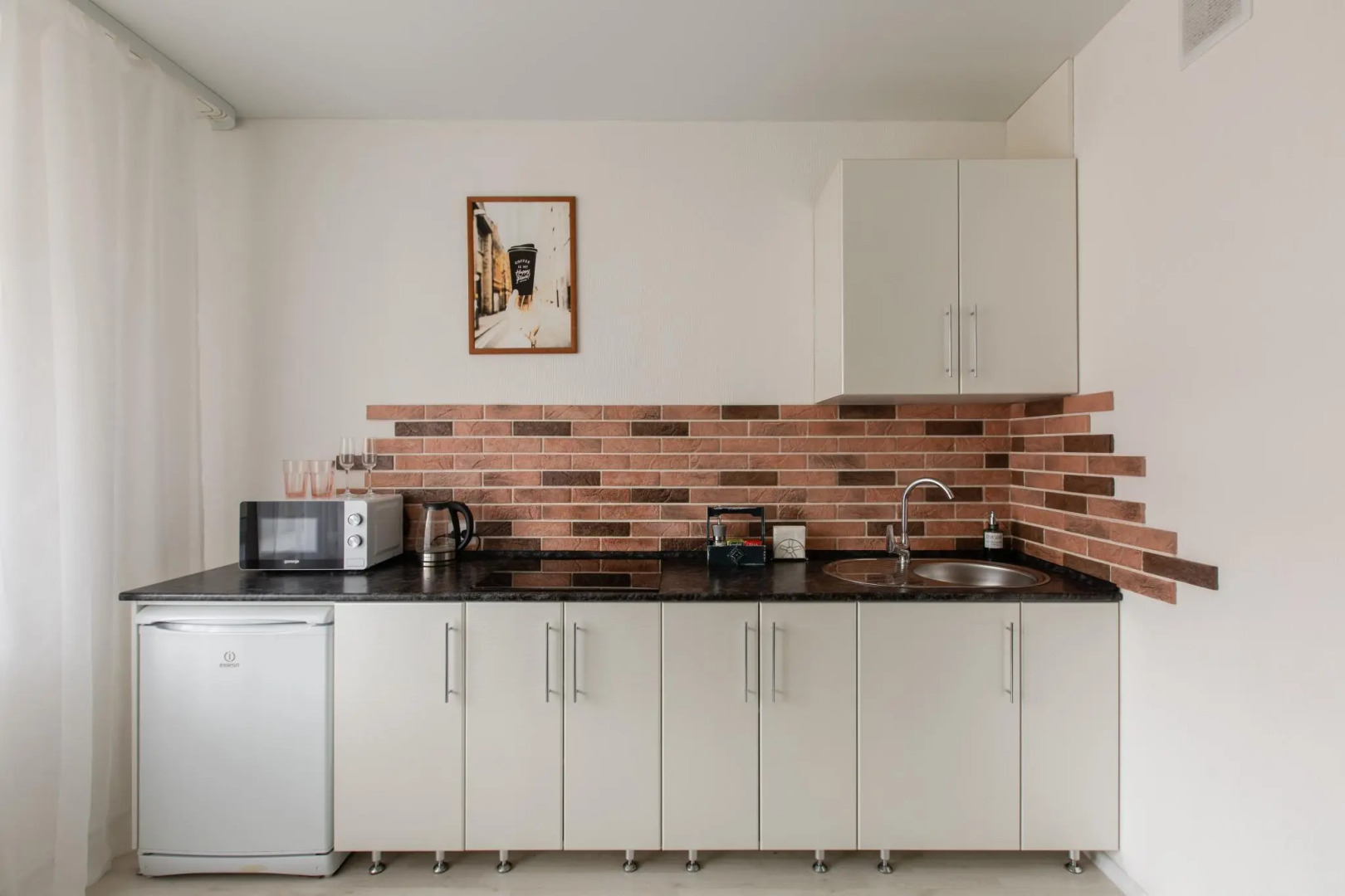 4 Ugla (Четыре угла) на Максима Горького 161