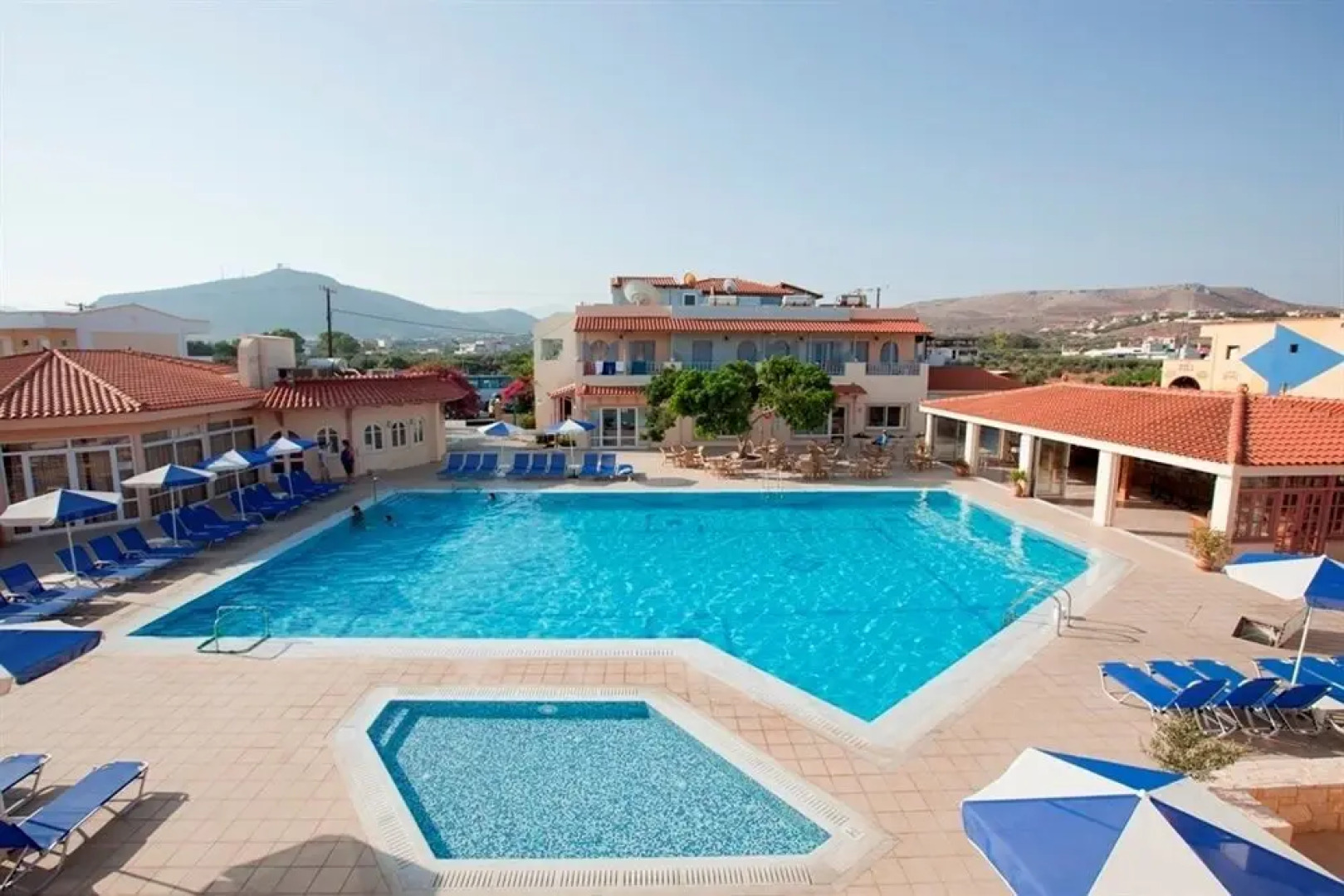 Lavris Hotel & Bungalows