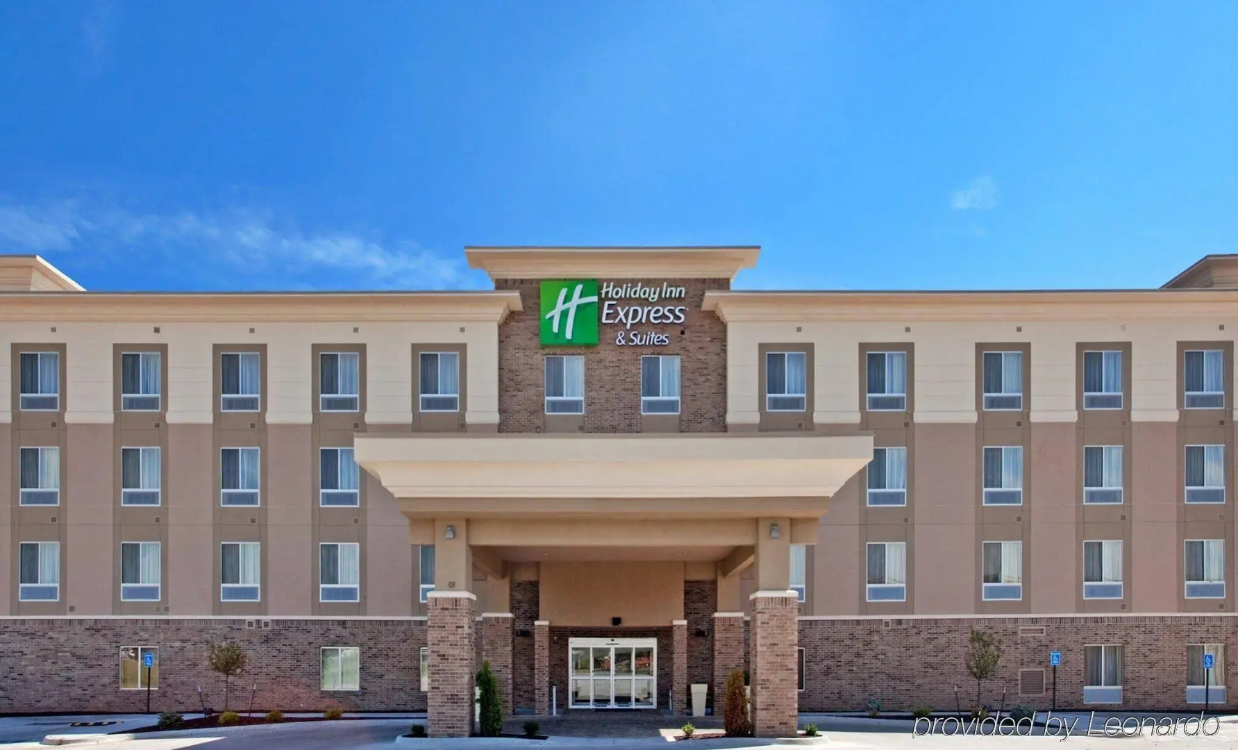 Holiday Inn Express & Suites Topeka North by IHG