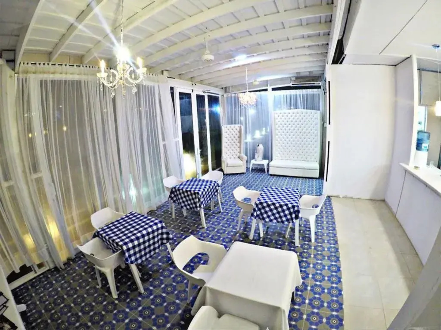 Ocean Breeze Boutique Hotel