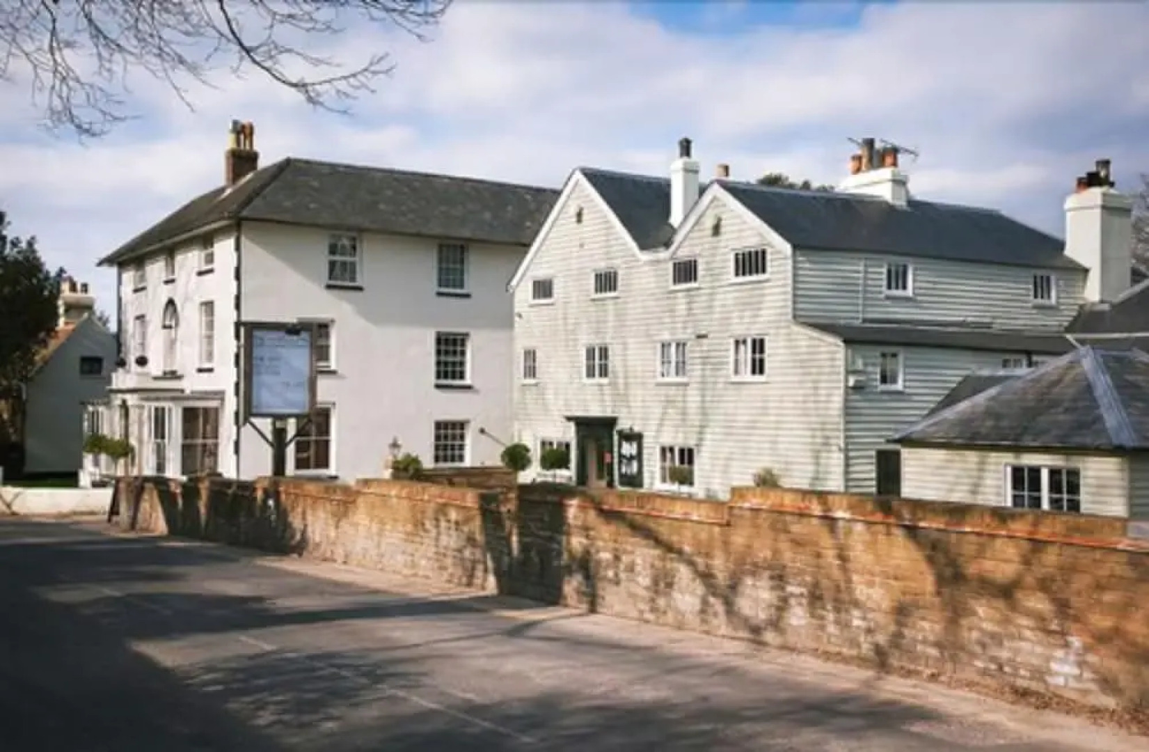 The White Cliffs Hotel