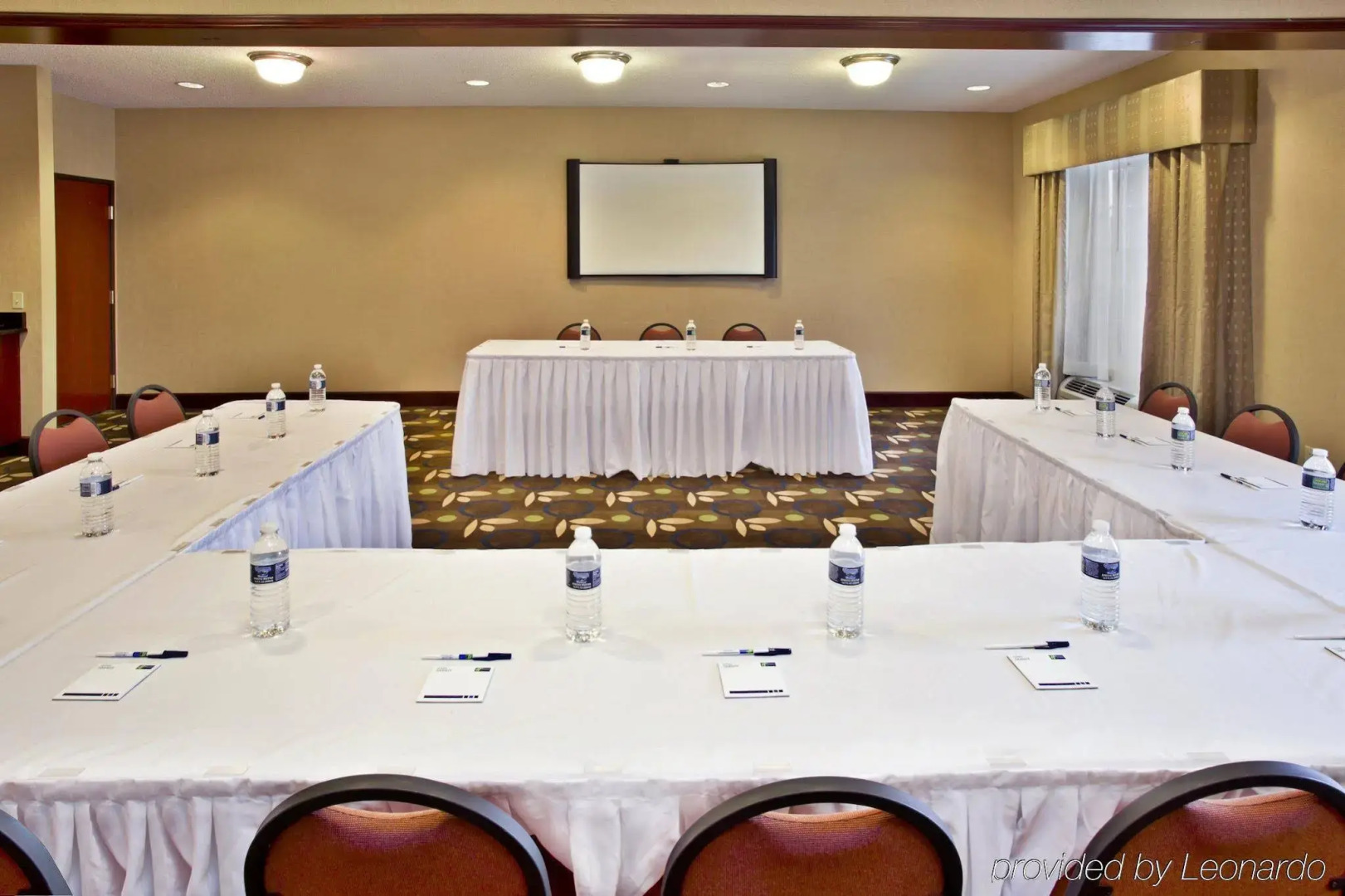 Holiday Inn Express Hotel & Suites Woodhaven by IHG