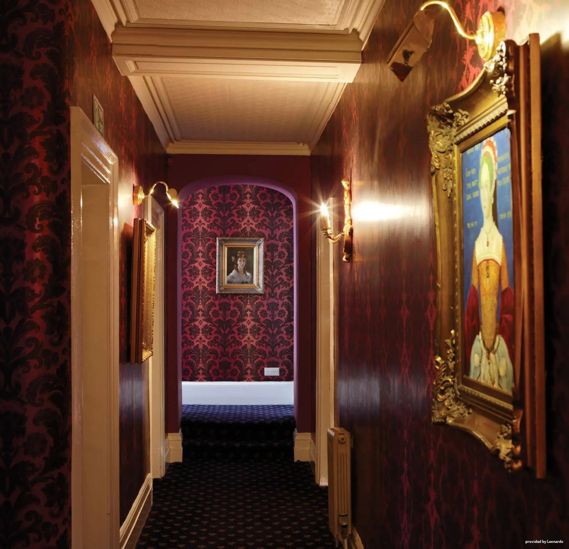 New House Country Hotel