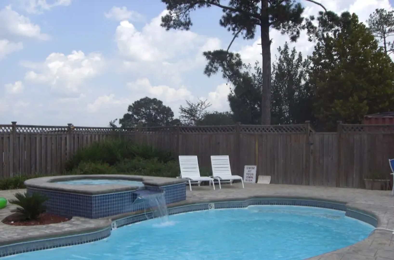 L'Acadie Inn & RV Park