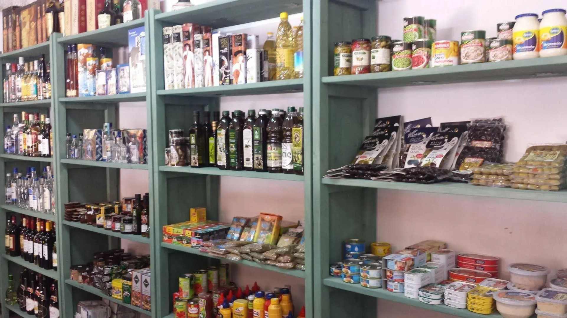 Studios & Apartments Efrosini