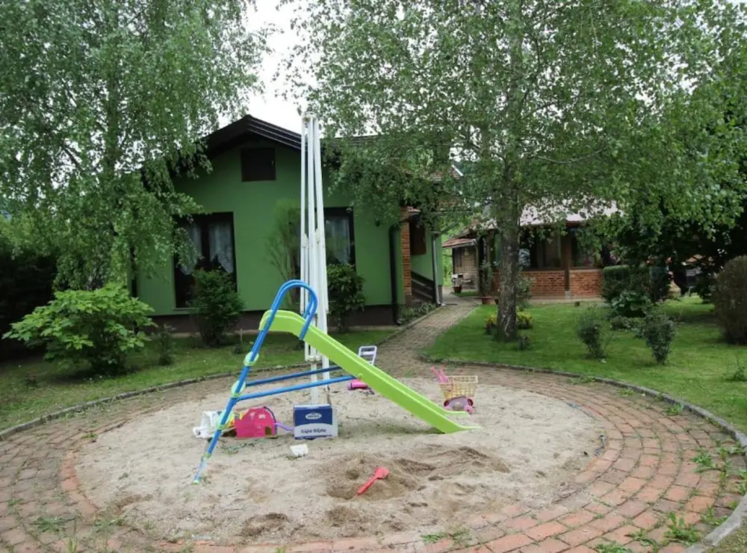 Una Green Garden Residence