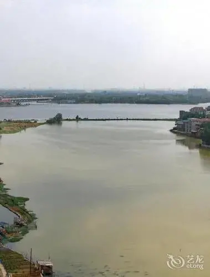 Yonggang Business Hotel