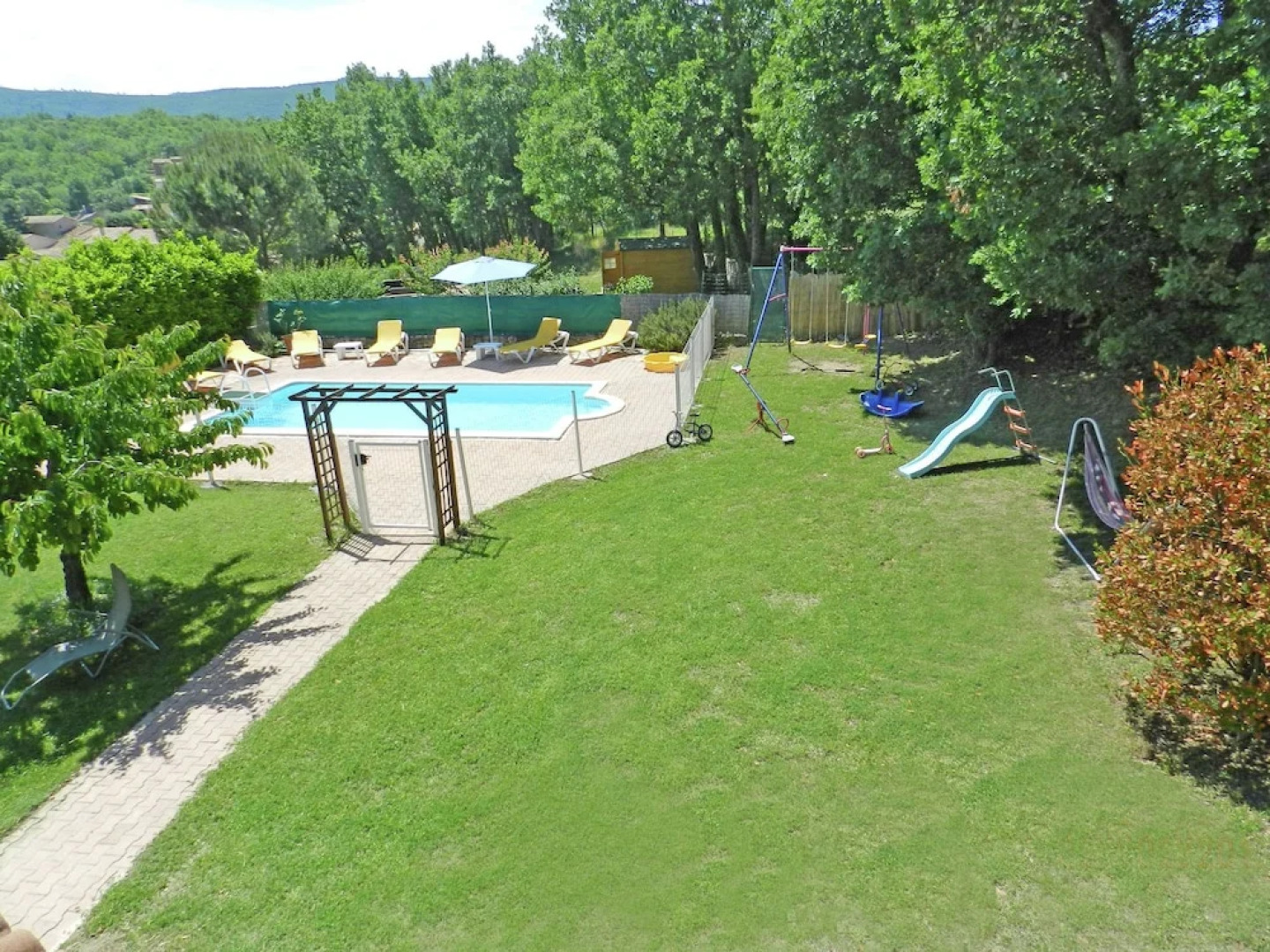 Welcoming Holiday Home with Private Pool in Cereste