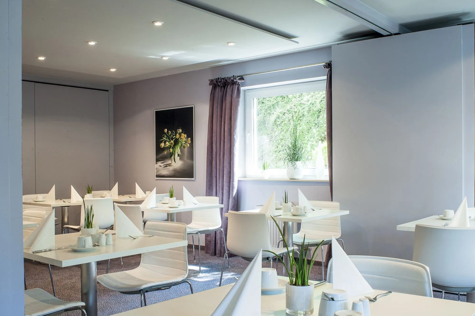 Airport Hotel by The New Yorker