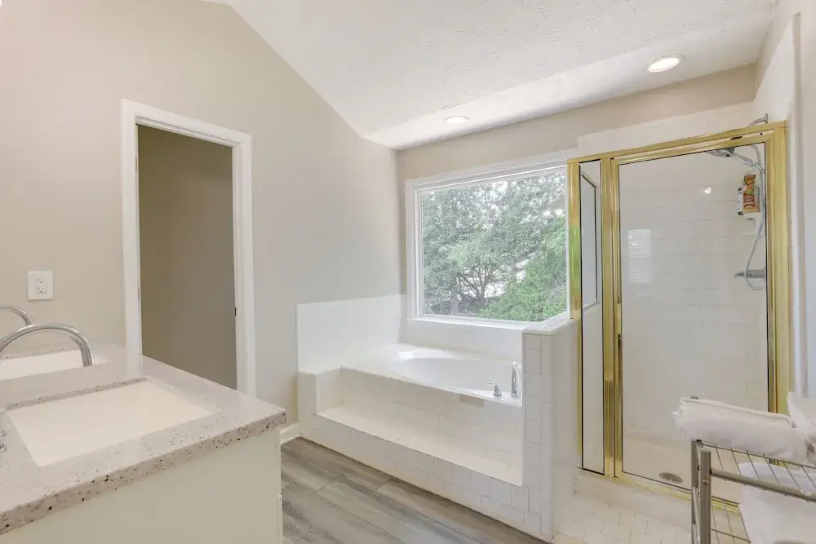 Sunny Lithonia Home ~ 7 Mi to Stone Mountain Park!