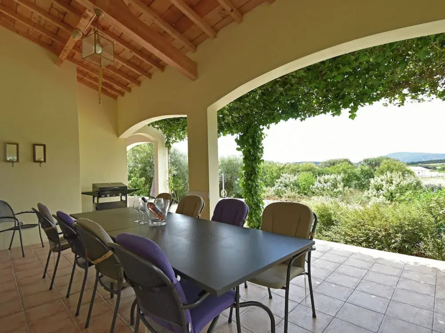 Charming Villa in Escales With Jacuzzi