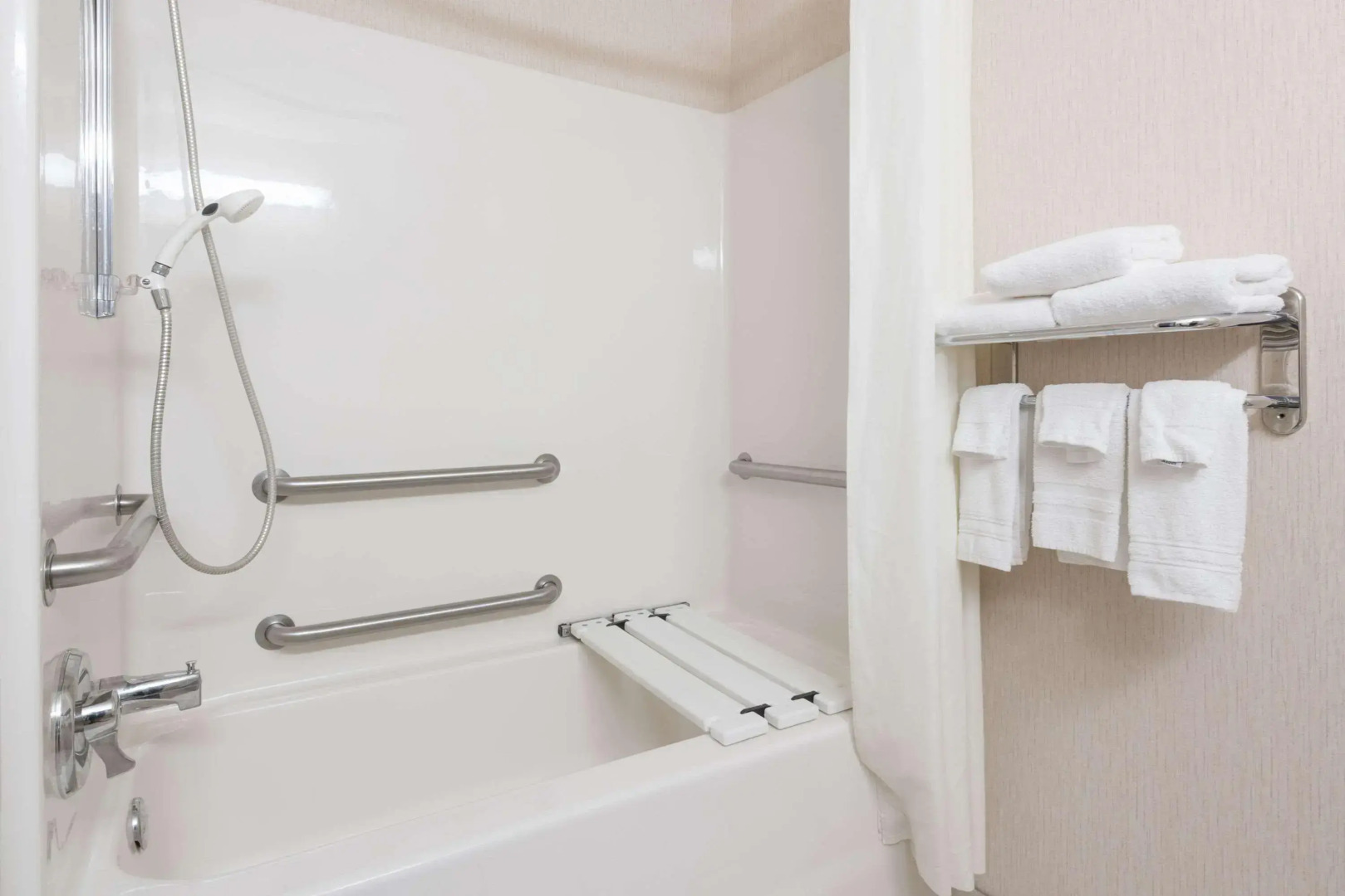 Super 8 By Wyndham Fargo Airport