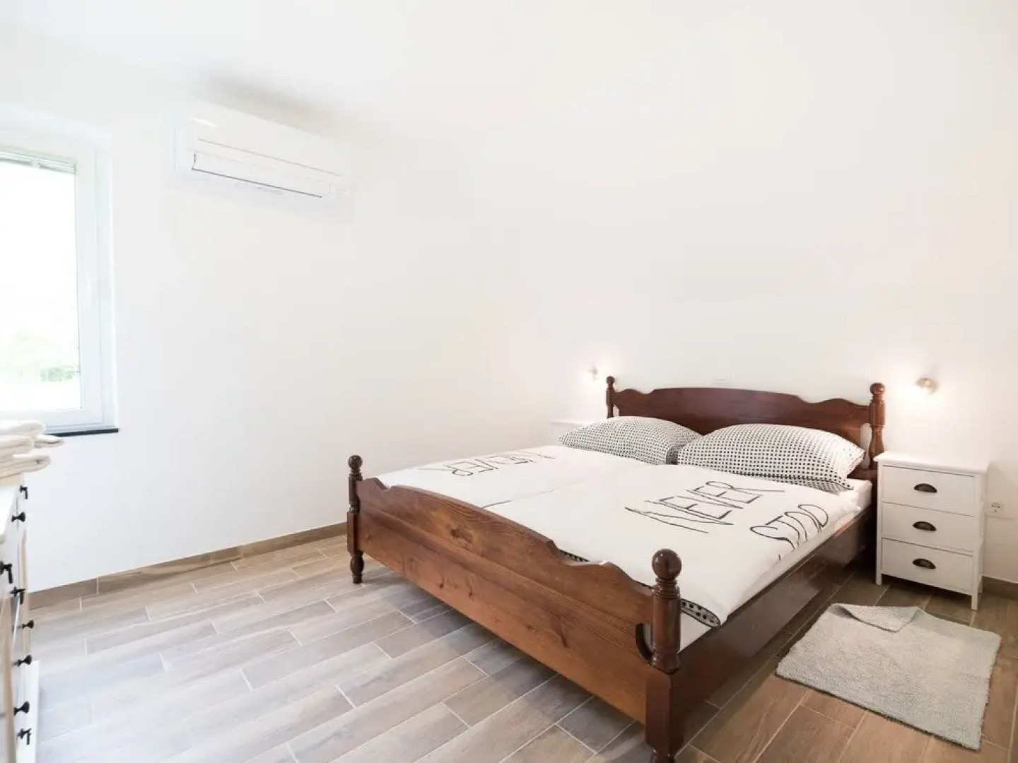 Apartments and rooms Nataša 2