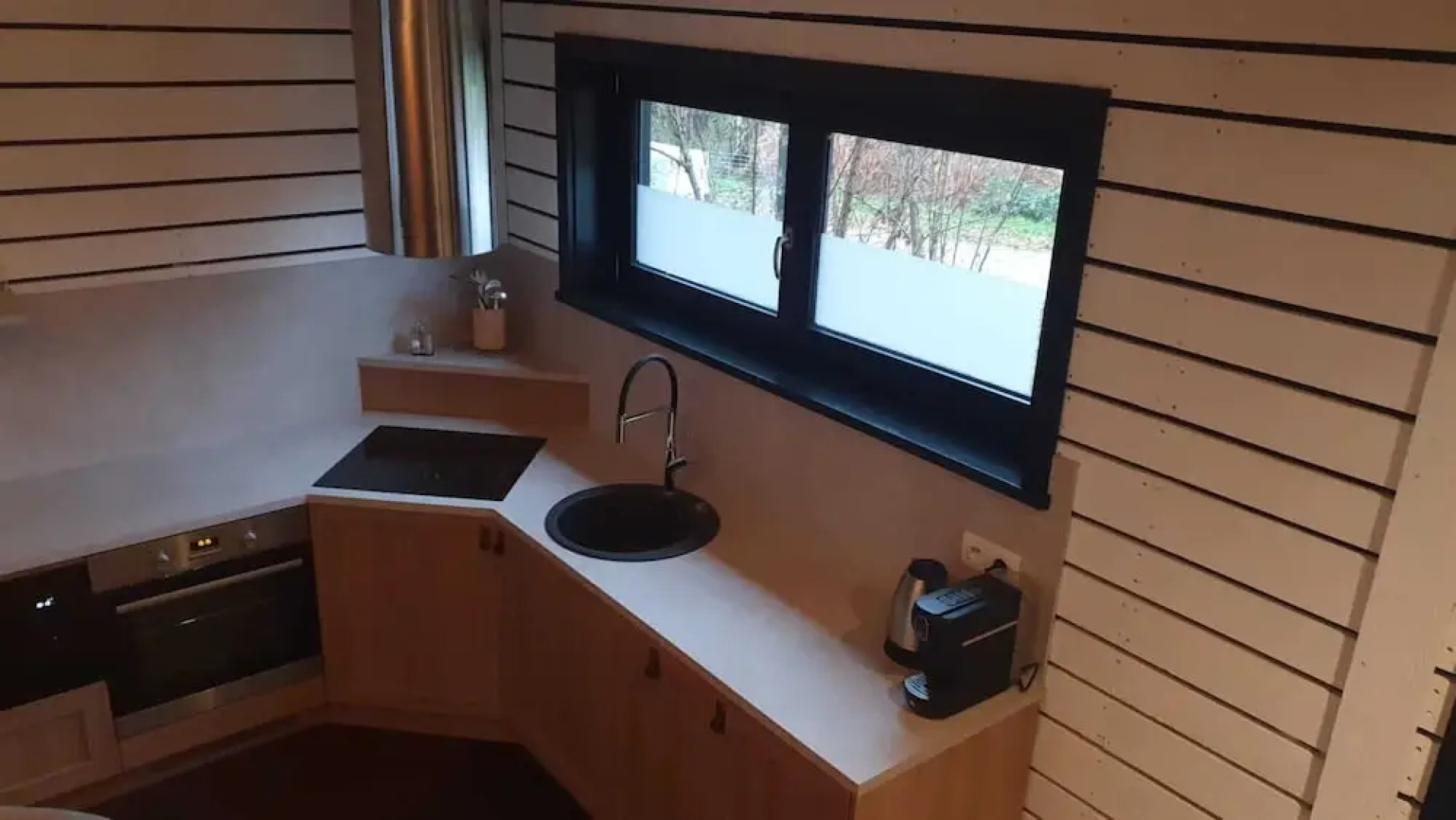 Room in Lodge - Beach Club Hotel st Emilie Energie Lake Mountain No6375