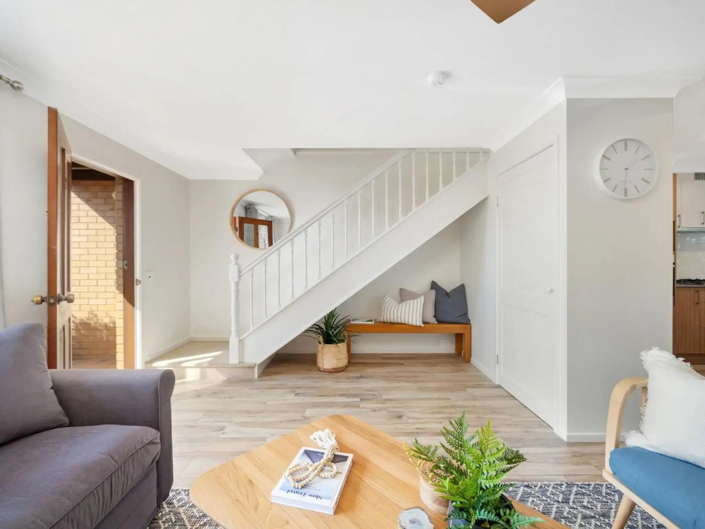 Catch of The Bay Coastal Elegance 150m from Orion Beach