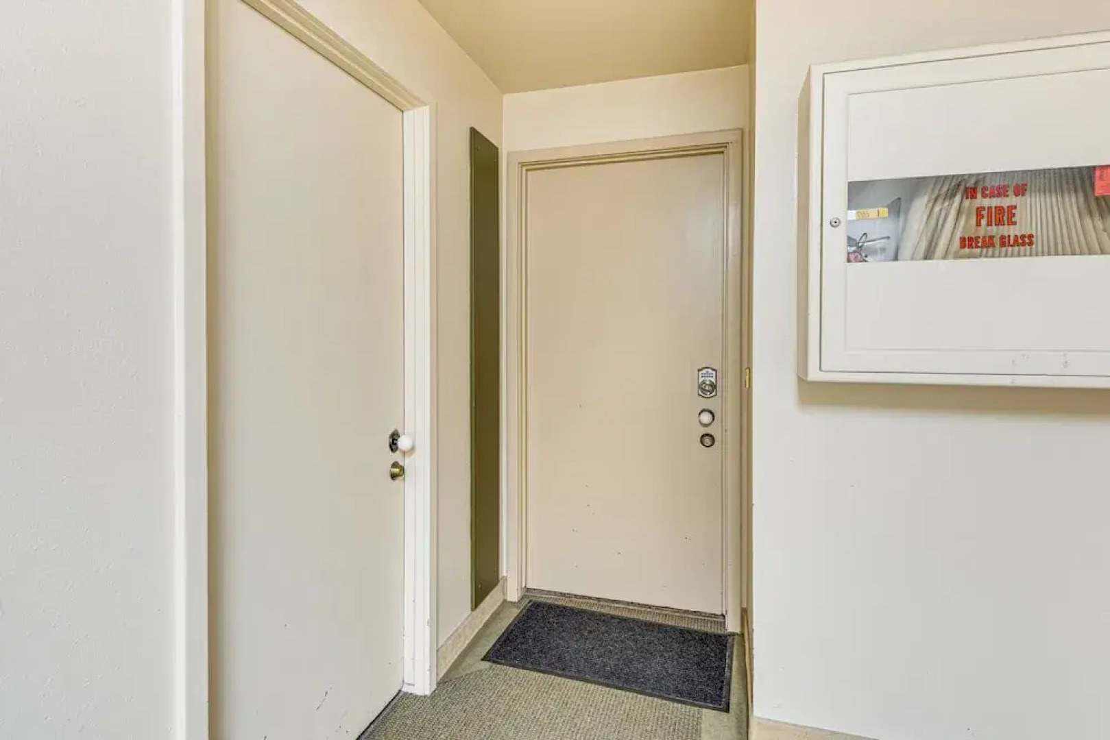 Walk to Sun Valley Village: Condo w/ Deck!