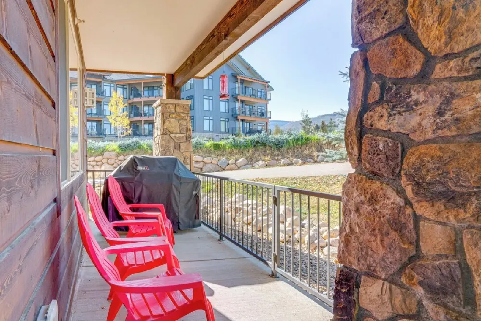 Downtown WP Condo w/ Pool: Steps to Concert Venue!