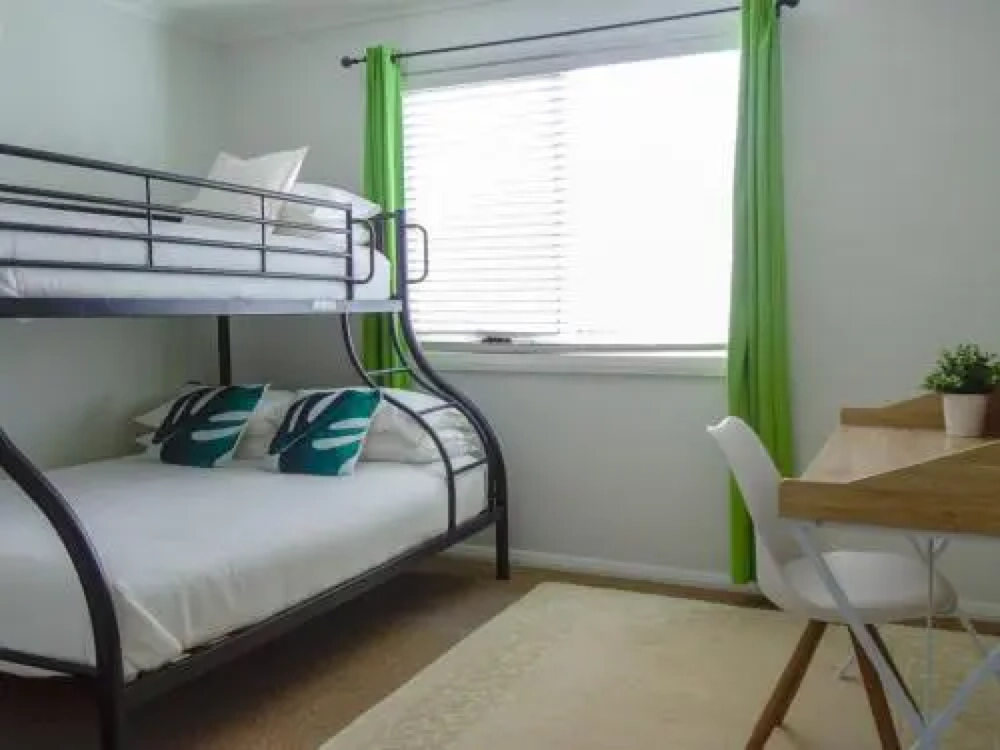 'RIVERSIDE RETREAT' 544 Ocean Drive, North Haven