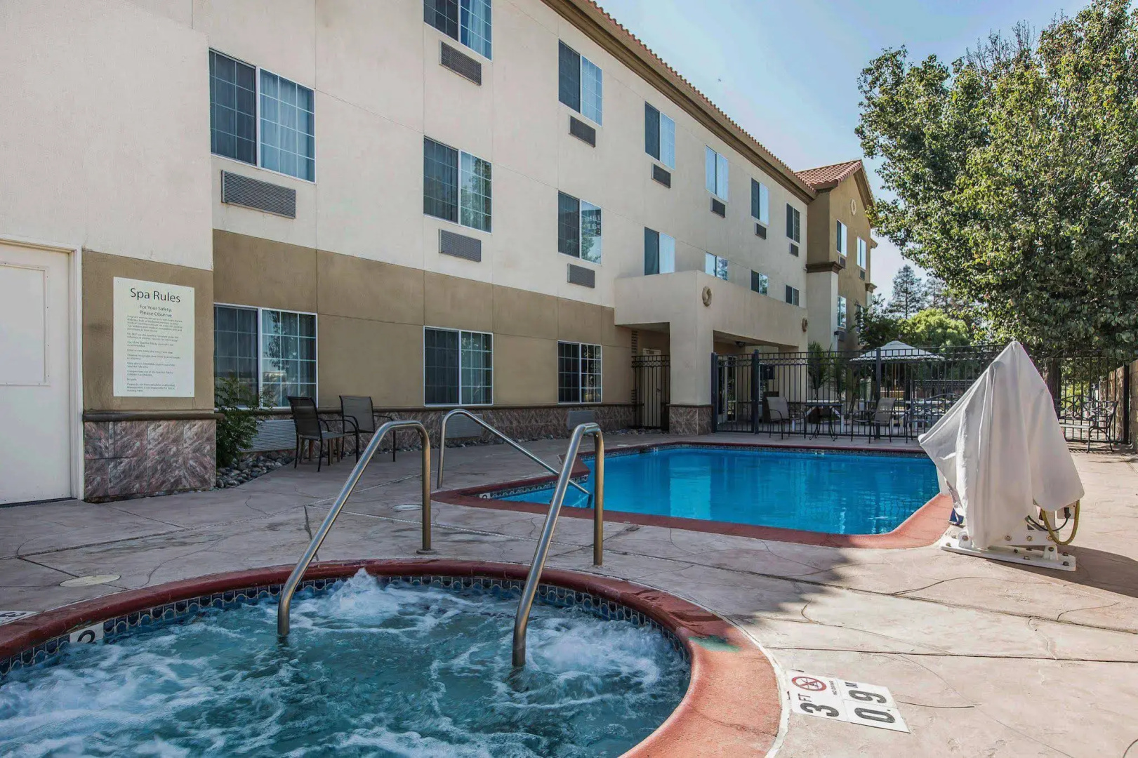 Comfort Suites Bakersfield