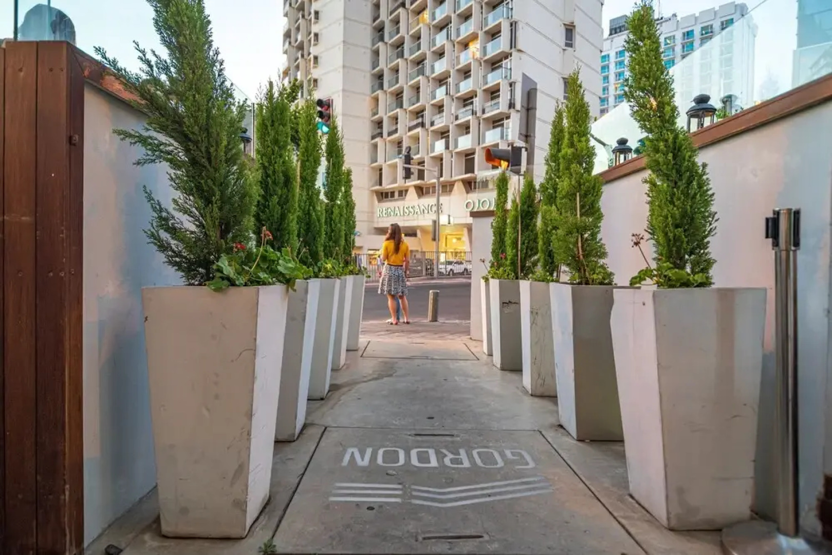 Gordon Hotel & Lounge