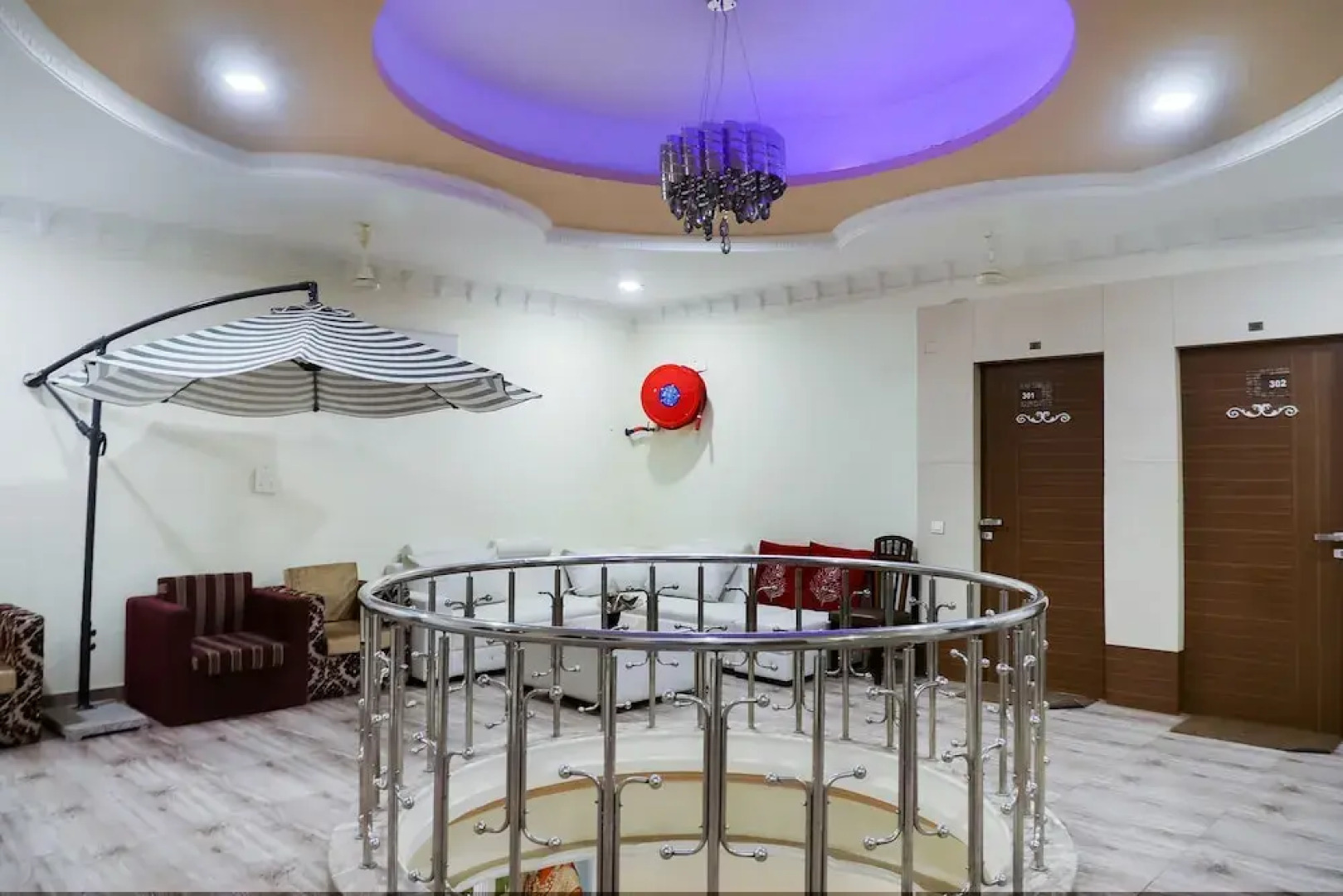 Capital O 48812 Kunwer Palace