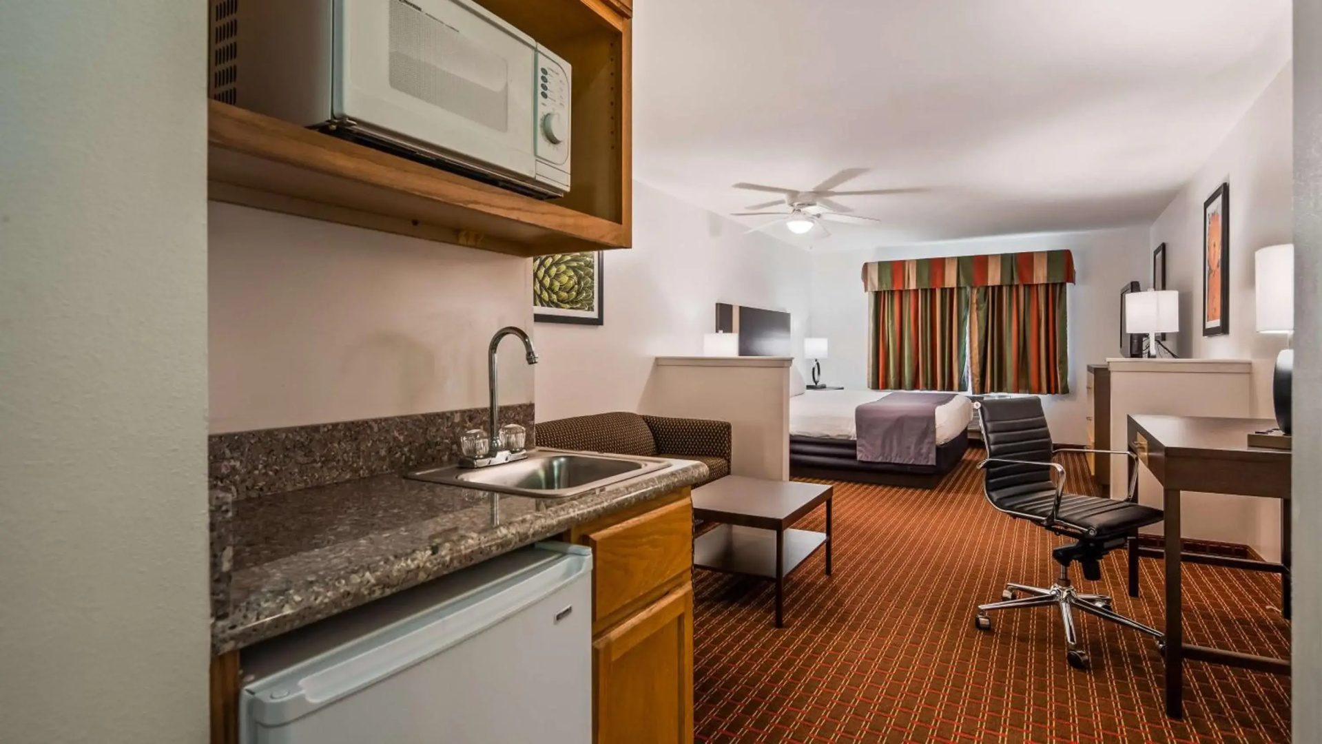 Best Western Inn & Suites