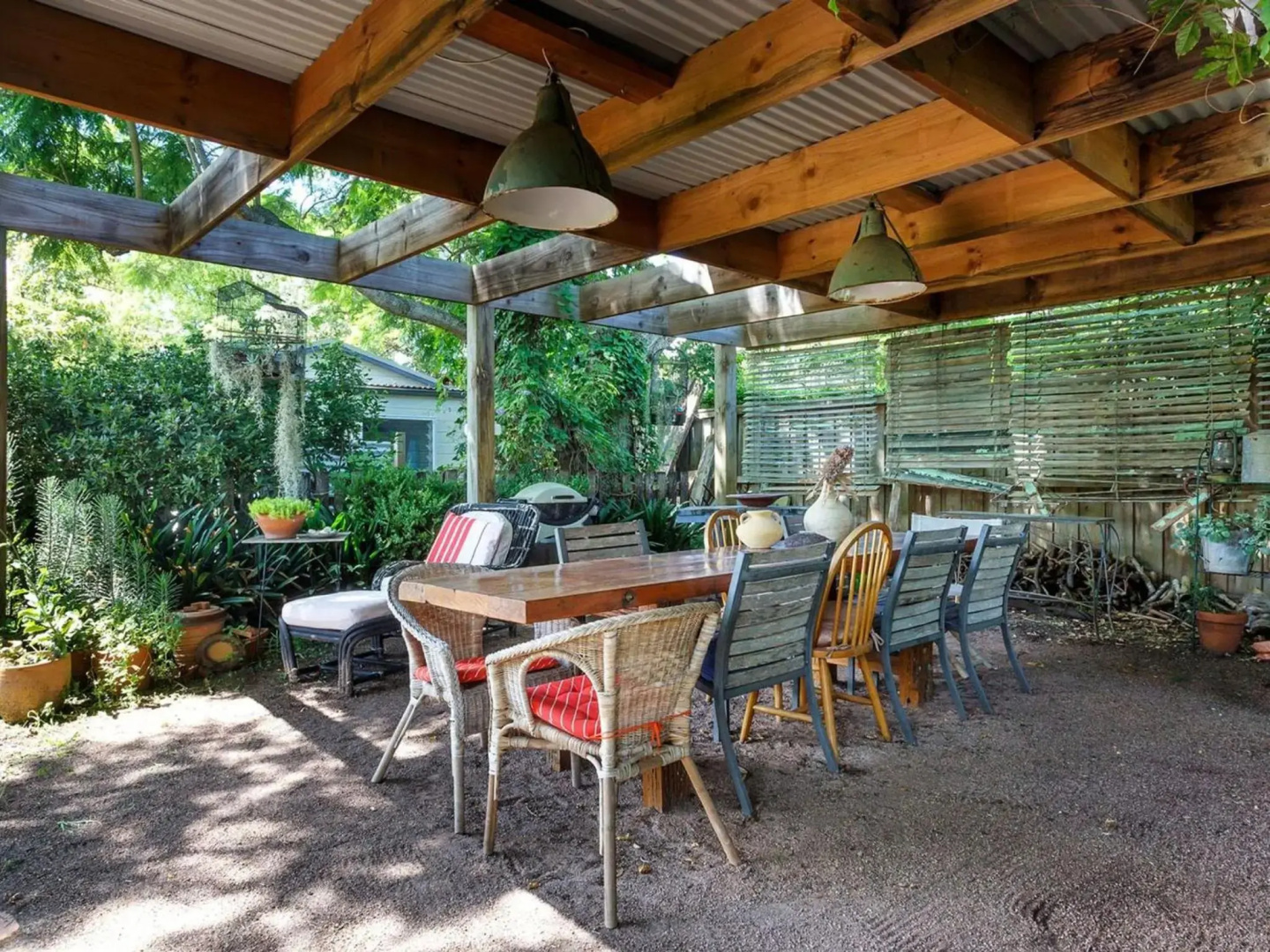 Witts Oasis Two traditional Tea Gardens cottages