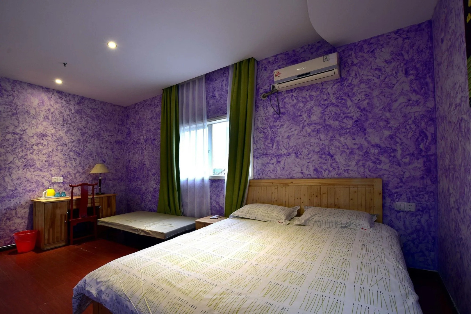 Shanghai Old West Gate Hostel