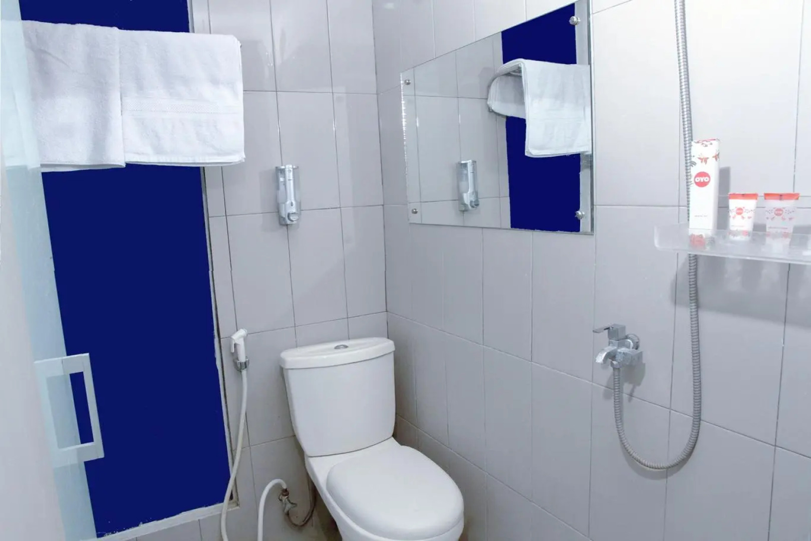 OYO 861 R Four Hotel