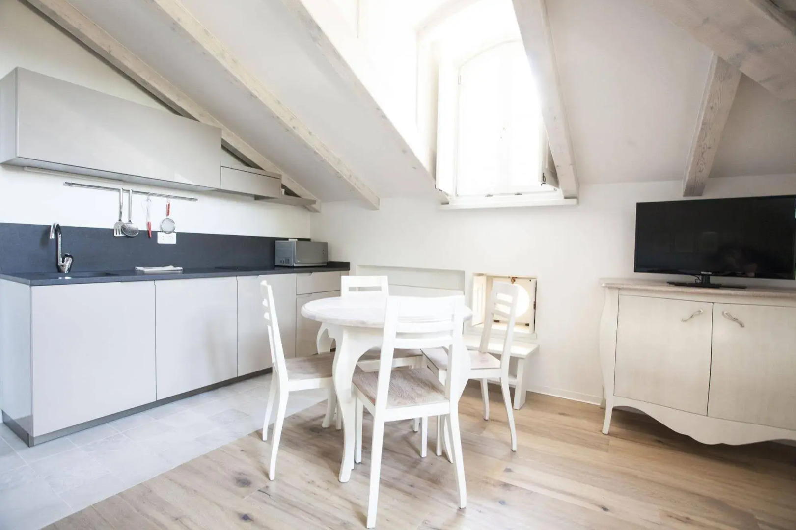 Villa Italia Luxury Suites and Apartments