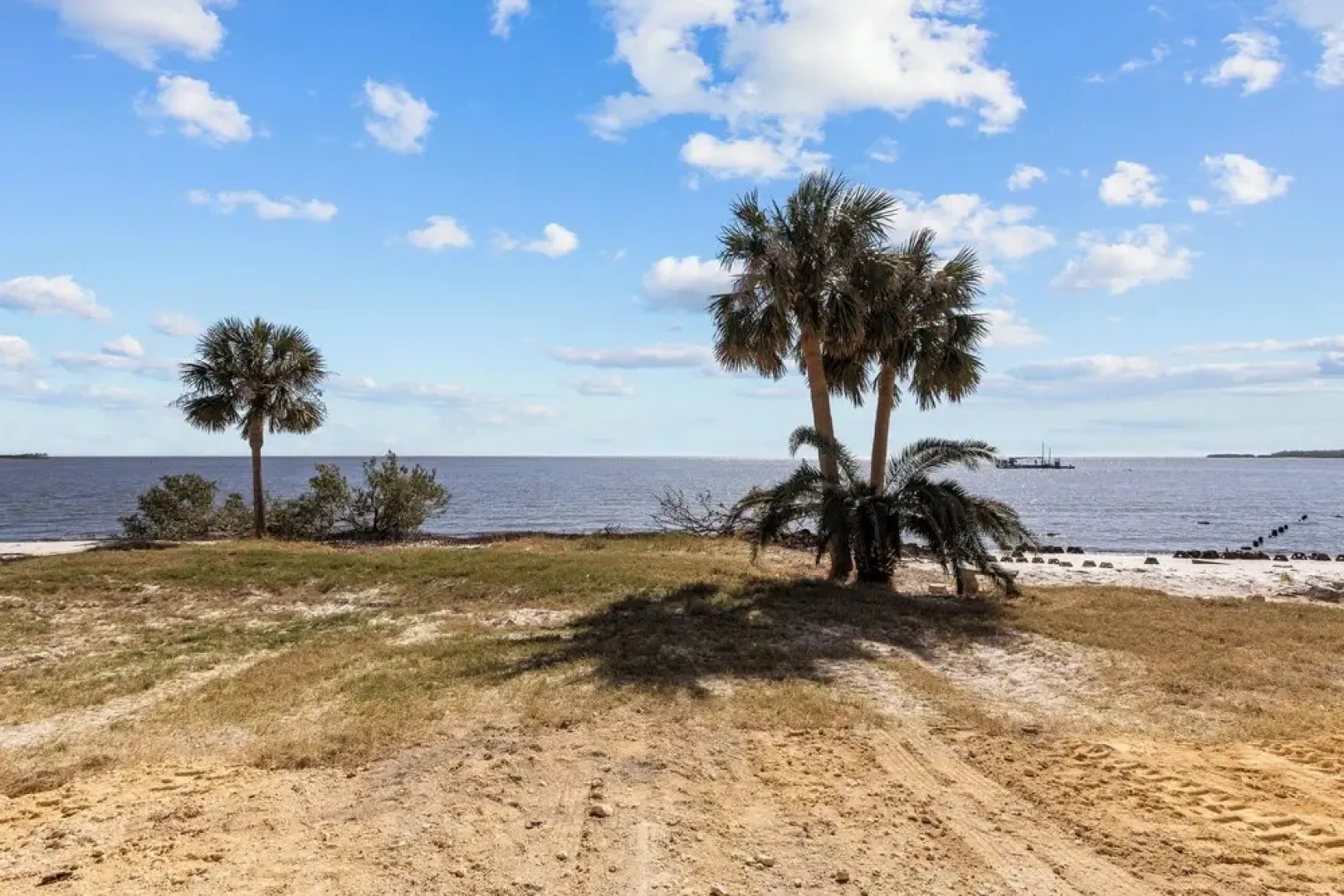 Beach & Pool Access at Condo on Cedar Key!